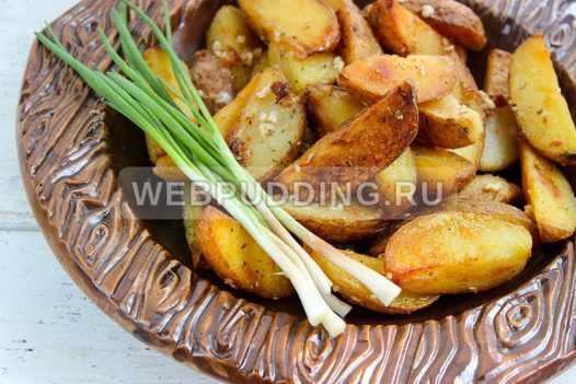 Картошка по деревенски на сковороде